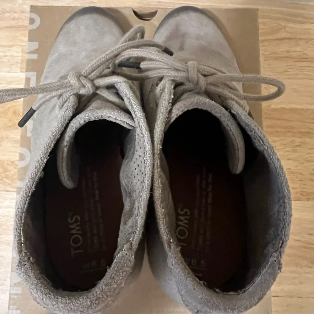 TOMS Women's Lunata Lace-Up Ankle Booties - Picture 6 of 7